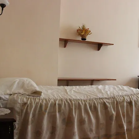 فندق مبيت وإفطار Casa Ferrari 3*